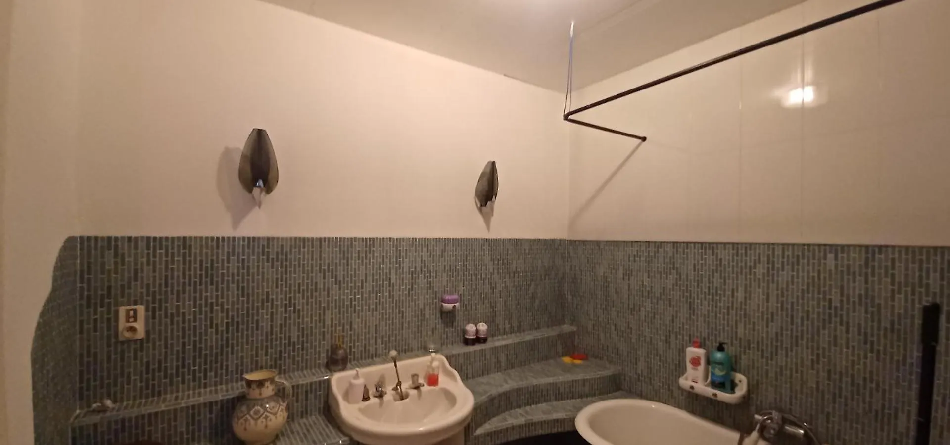 Chez Virginie - Chambre Du Bourg Lourdes Homestay